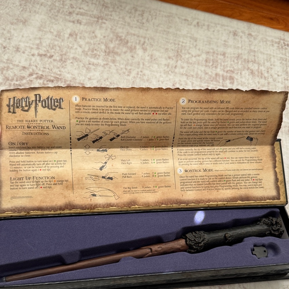 Harry Potter Remote Control Wand - Picture 2 of 5